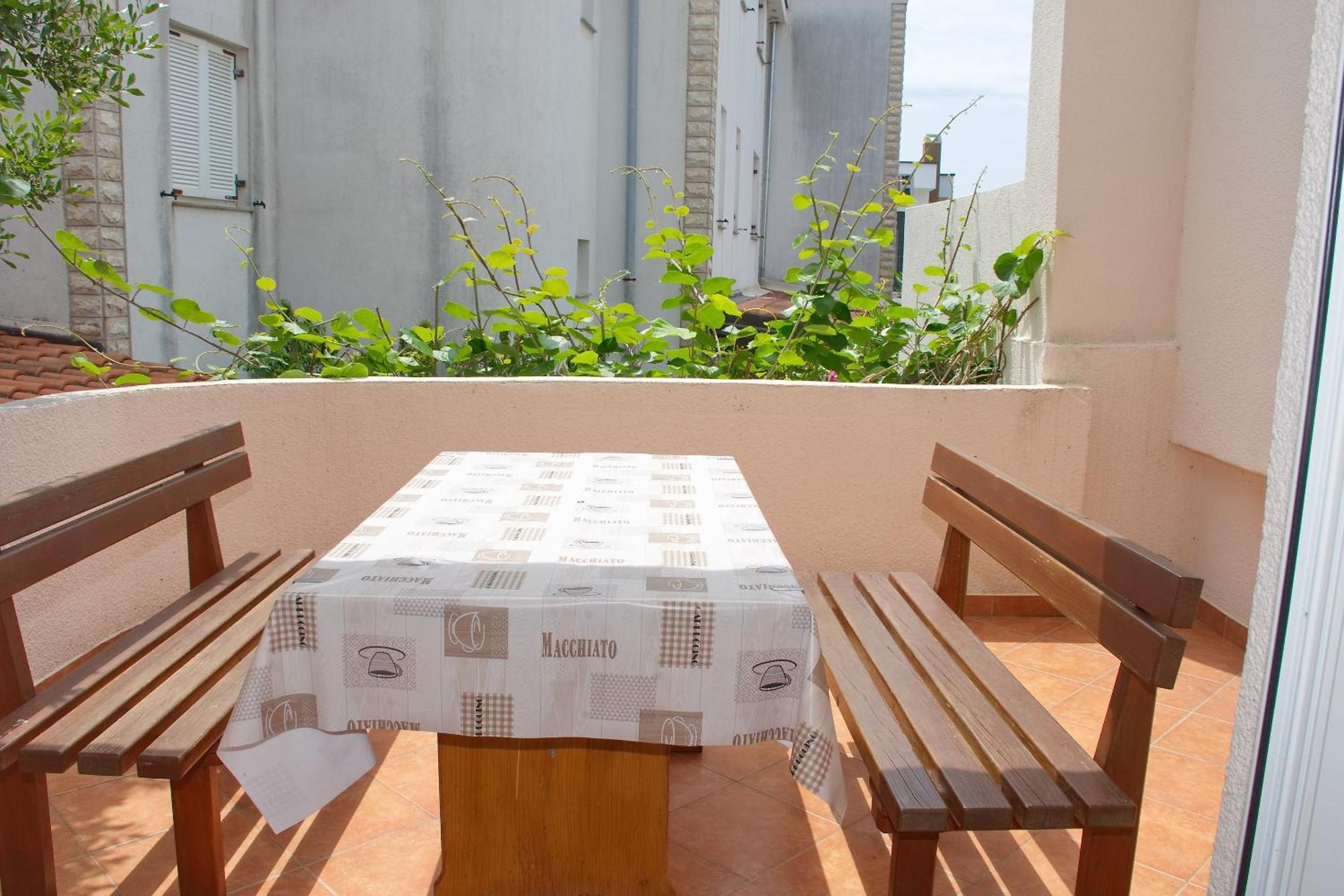 Novalja And Fun Apartamento Exterior foto